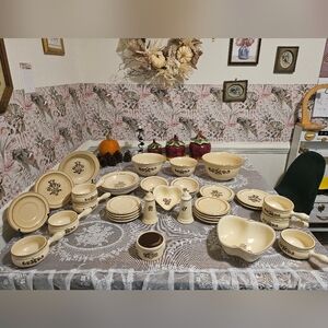 Pfaltzgraff Village Stoneware Set